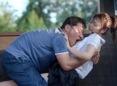 Những em nữ sinh trú mưa ở bến xe buýt cũ gặp phải tên biến thái - JAV HD Video | Javhay