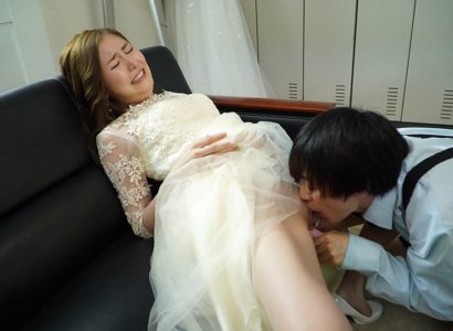 Bị 2 đứa cháu trai nghịch ngợm của chồng đụ trước lễ cưới - JAV HD Video | Javhay