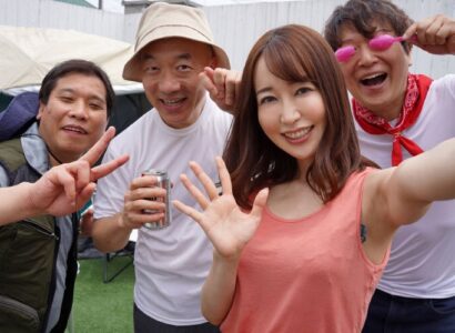 Watch Chồng để vợ cắm trại 3 ngày 2 đêm với hiệp hội khu phố mà không biết… in HD Chồng để vợ cắm trại 3 ngày 2 đêm với hiệp hội khu phố mà không biết… - JAV HD Video | Javhay