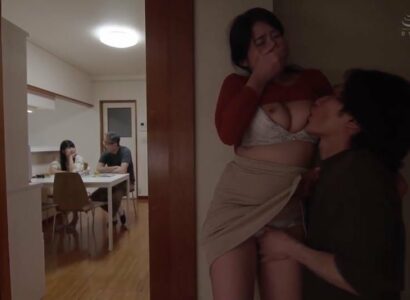 Mẹ trộm nhìn vợ chồng con gái làm tình nào ngờ con rể nhìn thấy - JAV HD Video | Javhay